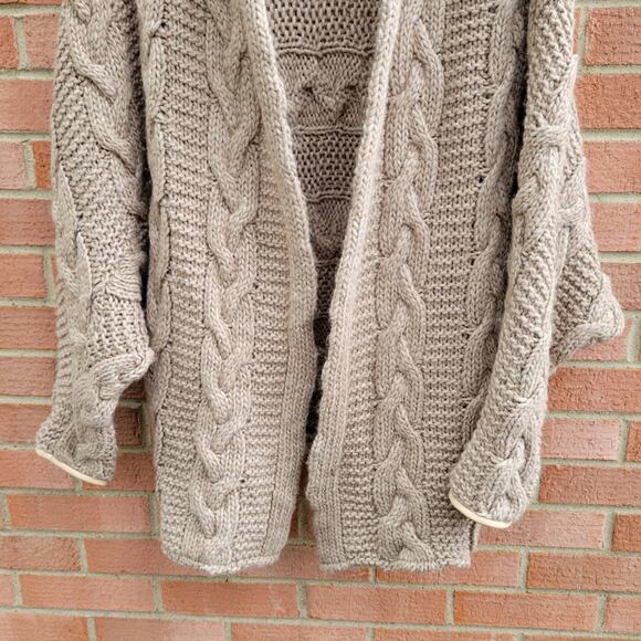 Robi Agnes 'Agnes' Chunky Cozy Oversized Cardigan One Size Sand Tan - Picture 5 of 8